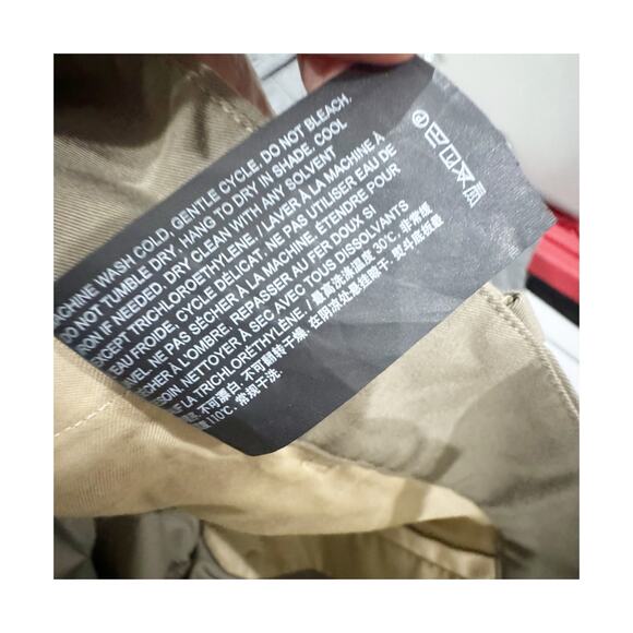 Theory High-Rise Pleated Shorts in Stretch Cotton Twill Olive Size 10 NWOT - Picture 11 of 12